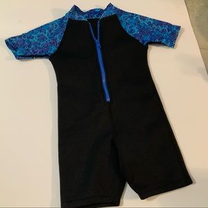 TUGA ZIP UP SWIM SUIT SZ 2YR BLACK & TURTLES